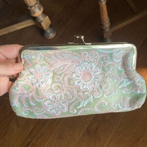 ☀️Floral Clutch☀️